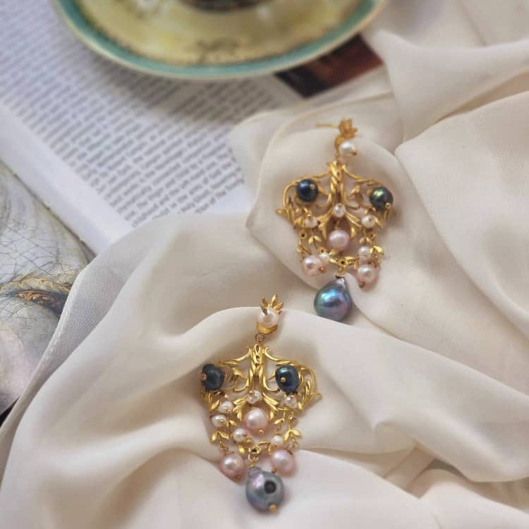 Royal Pearl Earrings